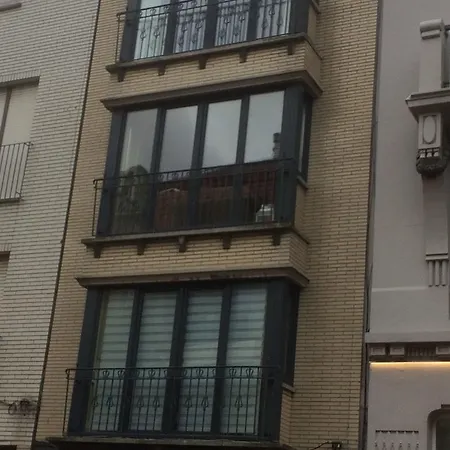 Lägenhet Comfortable In The Town Centre Within Walking Distance Of The Ocean