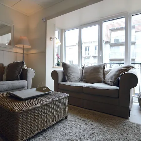 Comfortable In The Town Centre Within Walking Distance Of The Ocean Lägenhet Wenduine