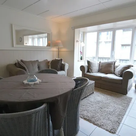 Comfortable In The Town Centre Within Walking Distance Of The Ocean Wenduine