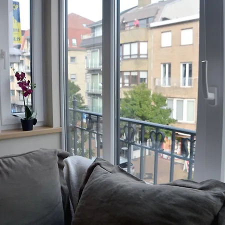Lägenhet Comfortable In The Town Centre Within Walking Distance Of The Ocean *